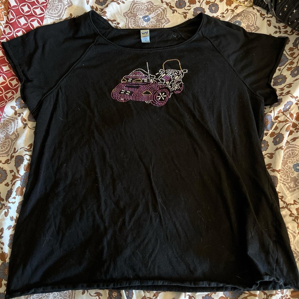 Kavio Black Short Sleeve Tee with Pink Car Design